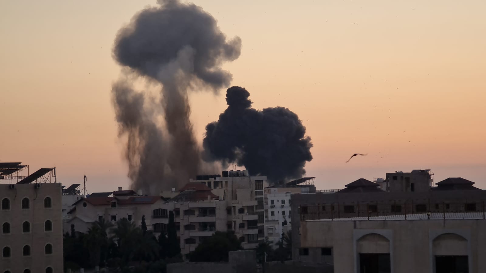 قصف صهيوني استهدف موقعاً ونقاط رصد للمقاومة في قطاع غزة
