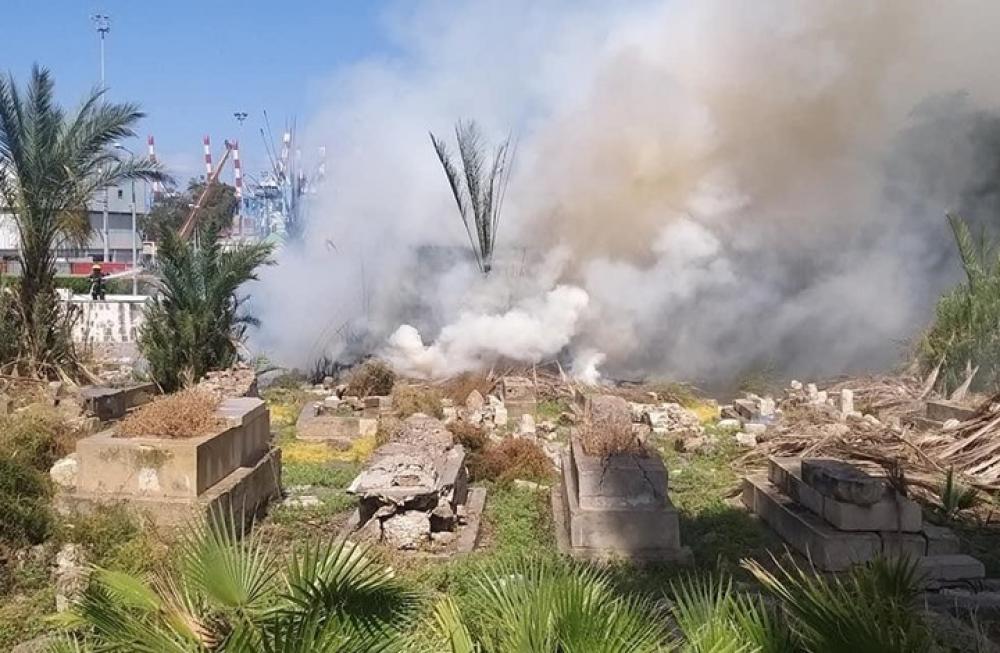 حريق كبير بمقبرة الاستقلال في حيفا