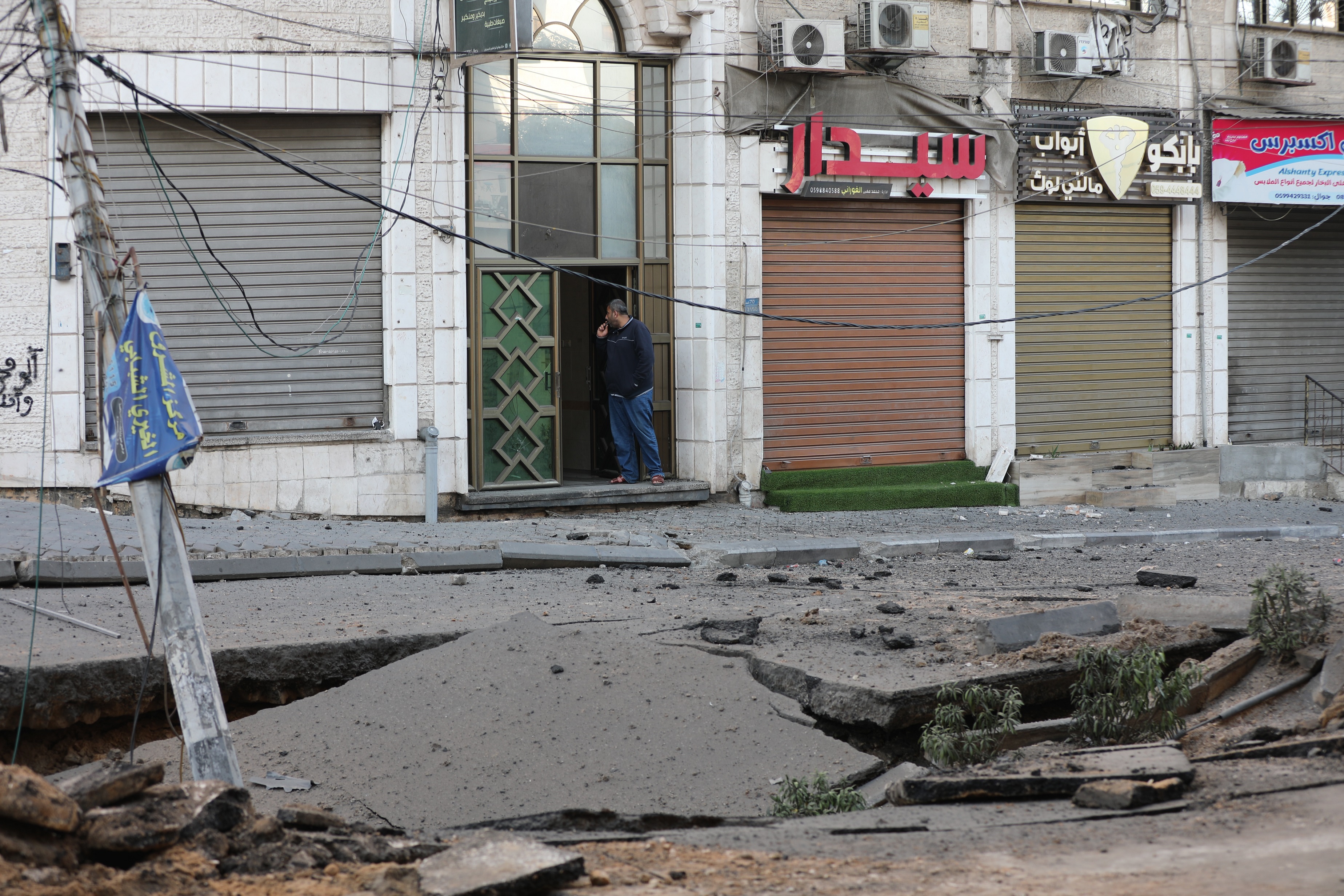 مصر والبحرين تبحثان إعادة إعمار غزة وإحياء عملية السلام