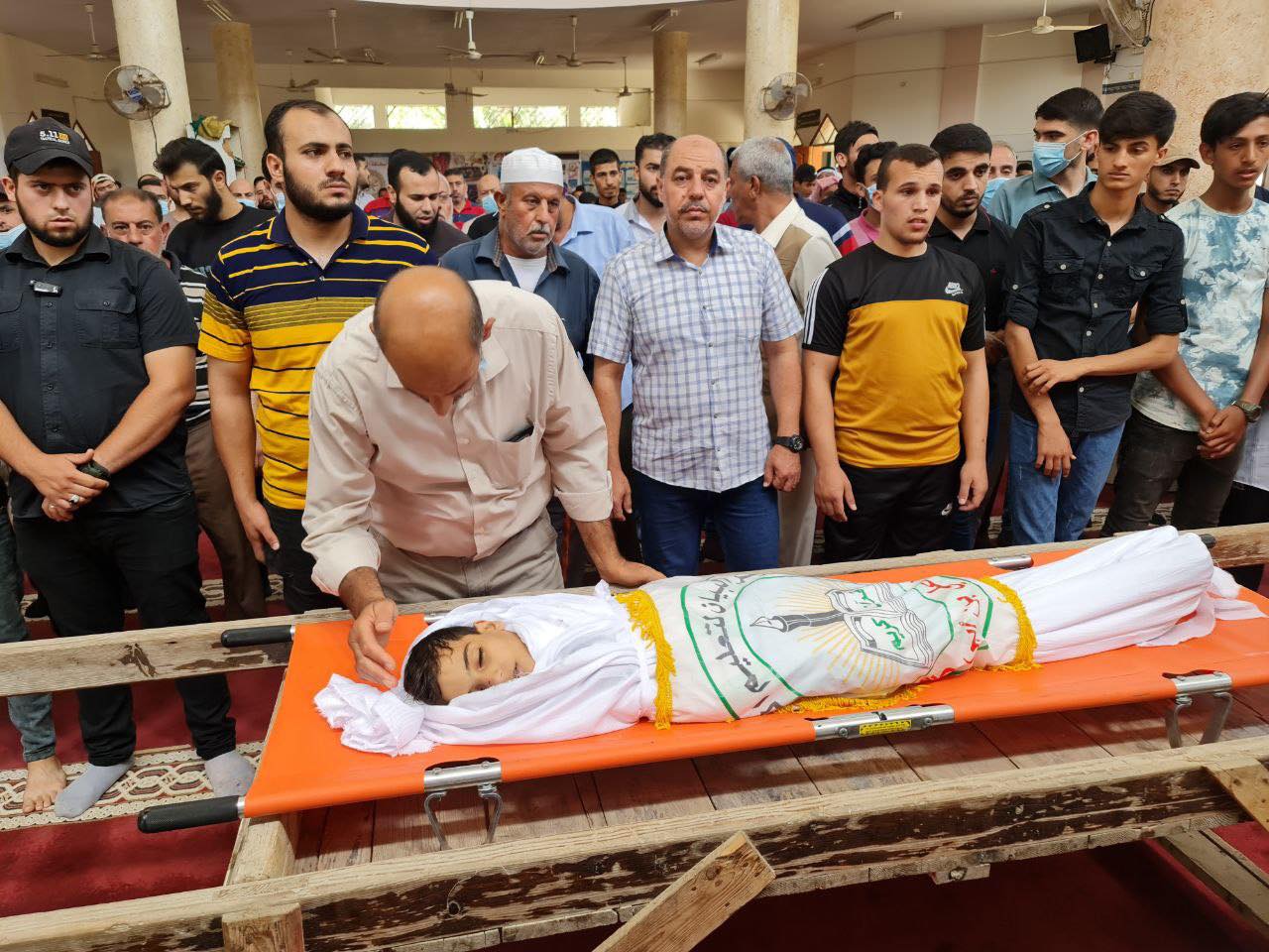 استشهاد طفل متأثرا بجراحه إثر انفجار مخلفات الاحتلال بغزة