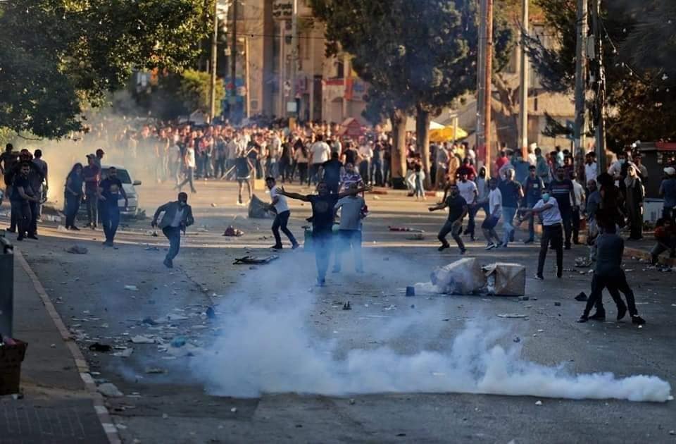 أمن السلطة يقمع مسيرة منددة بالاعتقال السياسي في نابلس