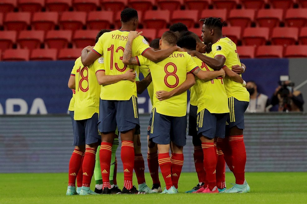 كولومبيا تتغلب على الأوروغواي بركلات الترجيح وتبلغ نصف النهائي