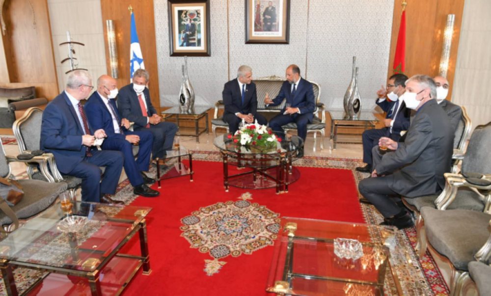 حماس تندد بزيارة لبيد إلى المغرب