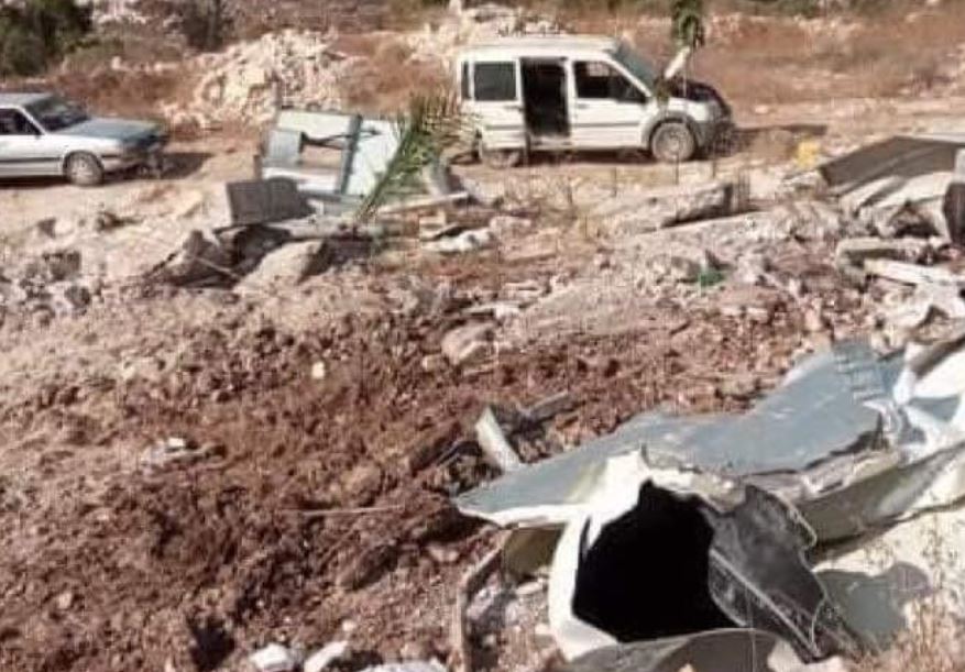 الاحتلال يهدم بركسًا لمواد البناء في بلدة عناتا