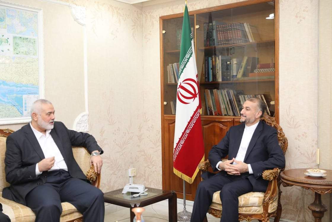 هنية يلتقي وزير الخارجية الإيراني في الدوحة