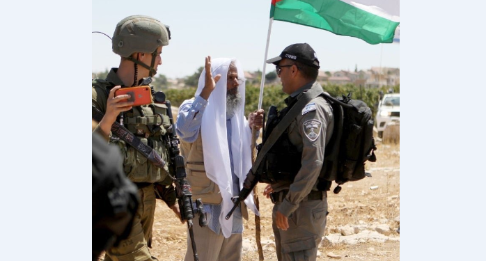 تنديد فلسطيني واسع بقتل شيخ الأرض