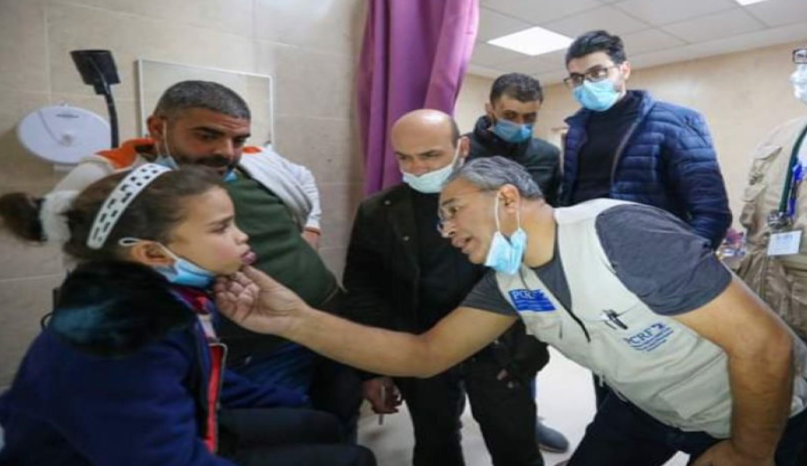فريق جراحة وتجميل أمريكي يباشر عمله في غزة