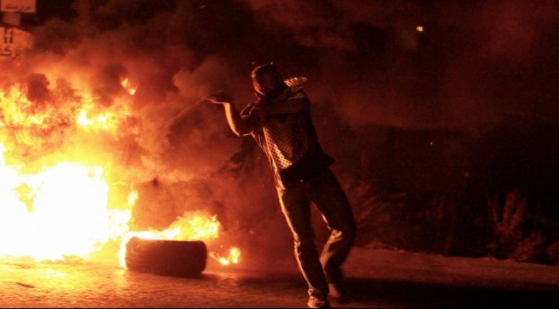 مواجهات وزجاجات حارقة تجاه قوات الاحتلال في الخليل