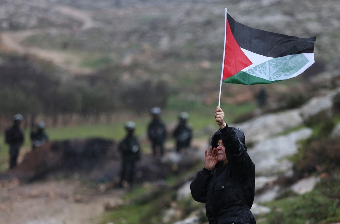 الاحتلال يقر استمرار استخدام تقنية مراقبة الفلسطينيين
