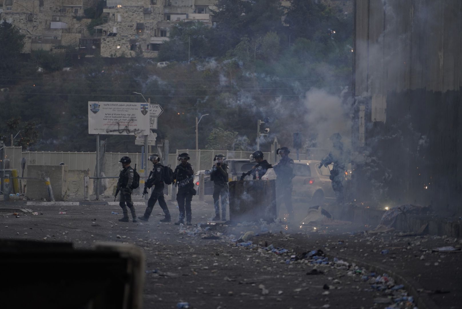 إصابة شبان بمواجهات في أبو ديس والخليل