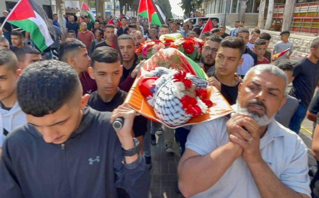 مئات المواطنين يشيعون الشهيد محمد النوري بمدينة البيرة