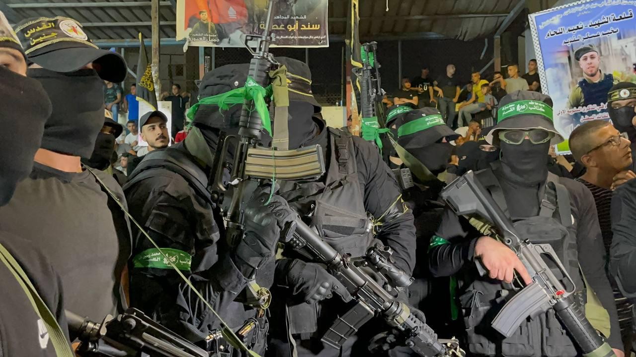 حماس تنعى شهيدي جنين: مقاتلو القسام أوقعوا الاحتلال في كمين محكم