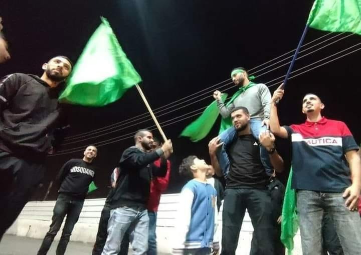 رايات حماس وهتافات للمقاومة باستقبال المحرر حسن خلفاوي في القدس