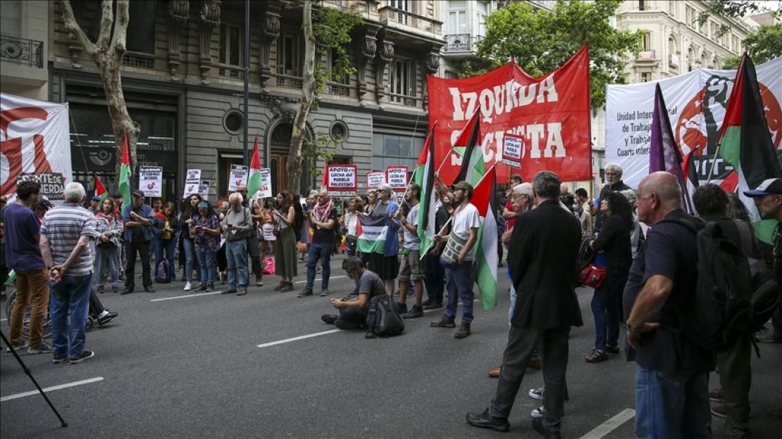 مظاهرة في الأرجنتين تضامنا مع الشعب الفلسطيني