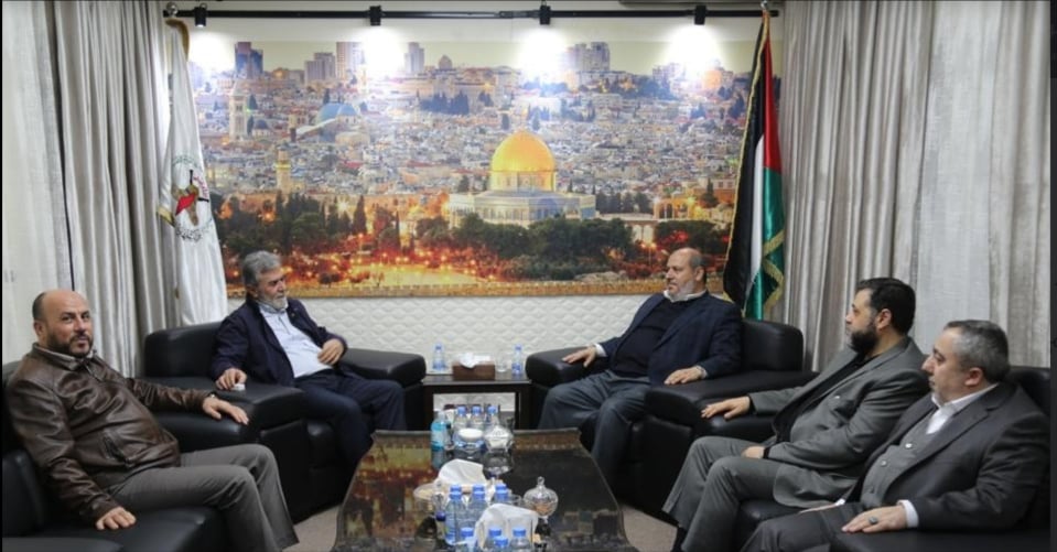 وفد قيادي من حماس يلتقي النخالة ويبحث معه تطورات القضية الفلسطينية