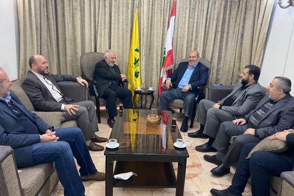 وفد قيادي من حماس يلتقي قيادات من حزب الله في بيروت