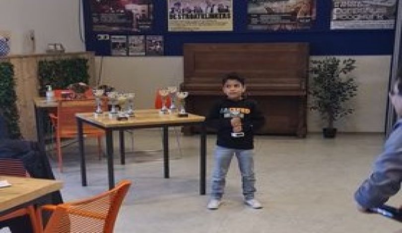 طفل فلسطيني لاجئ يحرز المركز الثالث ببطولة شطرنج في هولندا