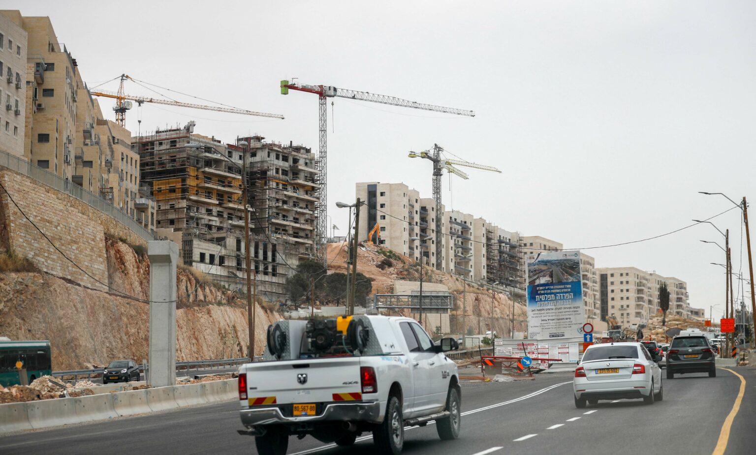 الاحتلال يقر بناء أعلى برج استيطاني على أراضي الثوري في القدس