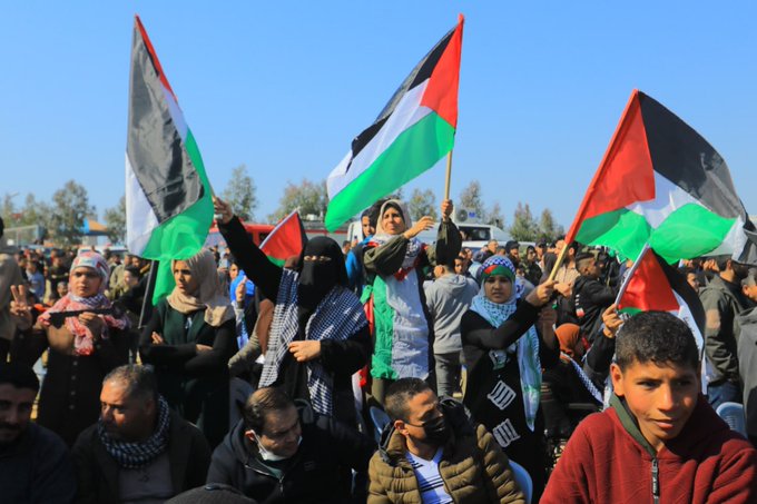 الآلاف يحتشدون شرق غزة إسناداً لفلسطينيي الداخل المحتل