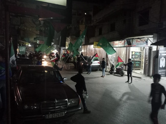 فلسطينيو لبنان يحتفلون بعملية تل أبيب البطولية