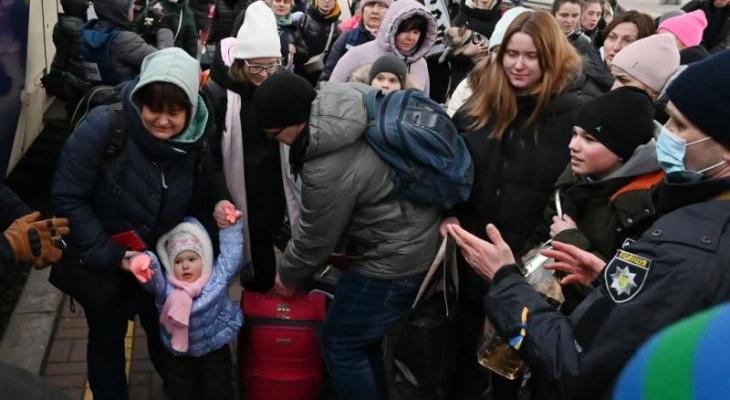 مليونا لاجئ فروا من أوكرانيا إلى دول الجوار