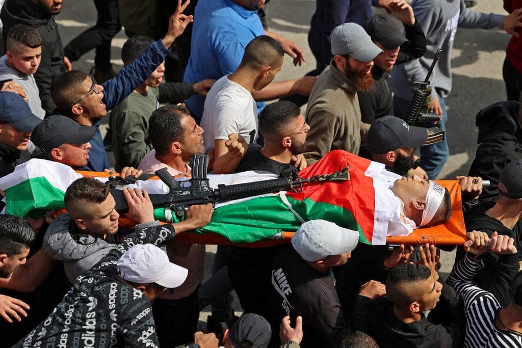 آلاف الفلسطينيين يشيعون جثماني الشهيد زكارنة وغنيم في جنين وبيت لحم
