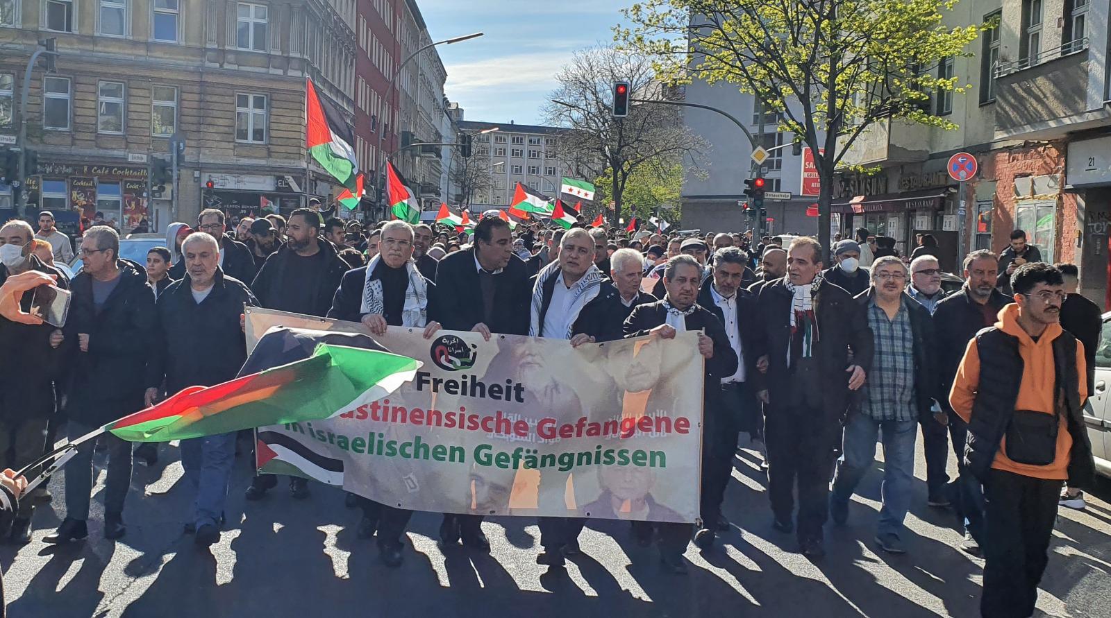 مظاهرة في برلين تطالب أوروبا بوقف المعايير المزدوجة تجاه الفلسطينيين