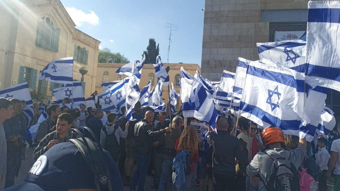 الاحتلال ينهي مسيرة المستوطنين ويمنعها من الوصول لباب العامود