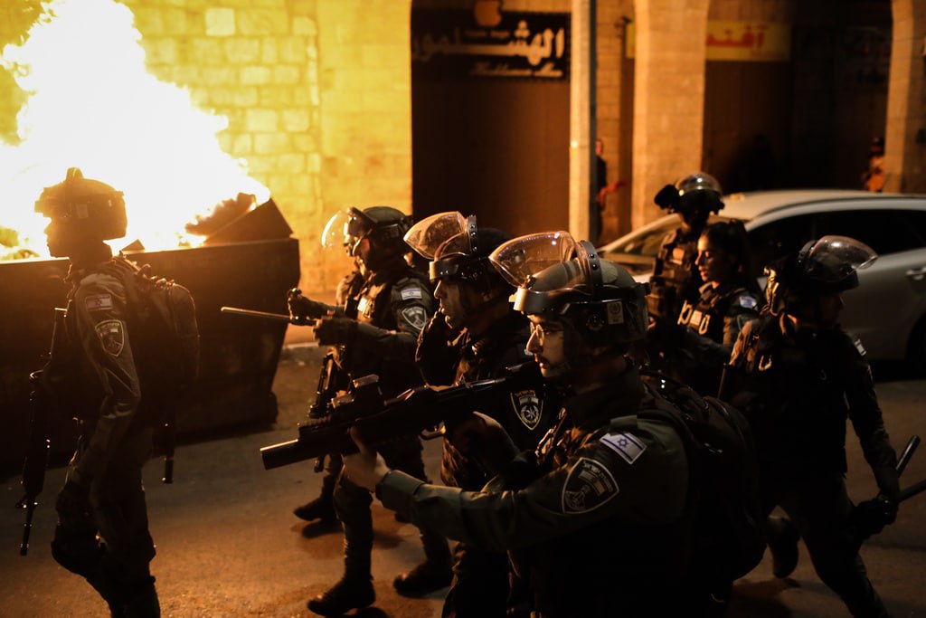 إطلاق نار وزجاجات حارقة صوب الاحتلال بالضفة