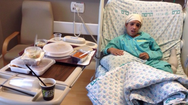 96% من الأسرى الفلسطينيين يبقون مقيدين بالأصفاد في المستشفيات