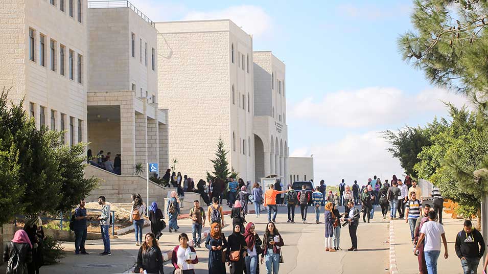 جمعية أمريكية تندد بقيود الاحتلال على الجامعات الفلسطينية