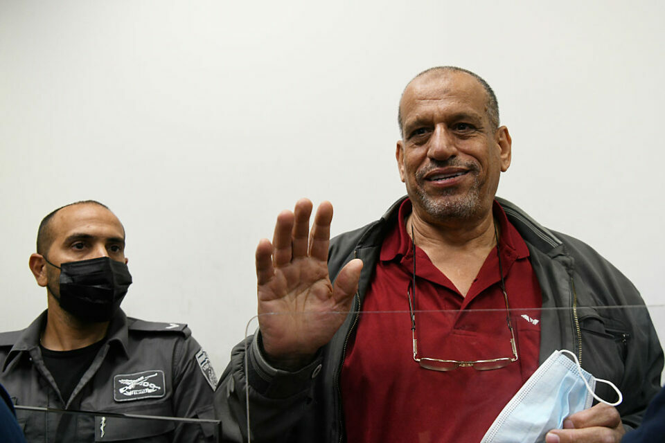 الاحتلال يقدم لائحة اتهام ضد الشيخ الباز