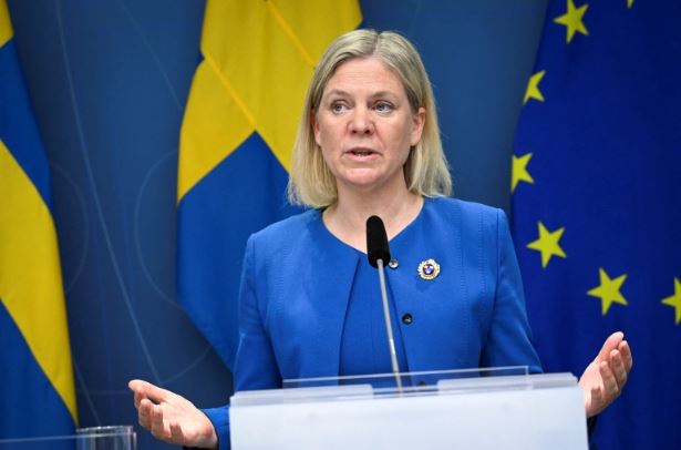 بعد فنلندا.. السويد تتقدم رسميا بطلب الانضمام لعضوية الناتو