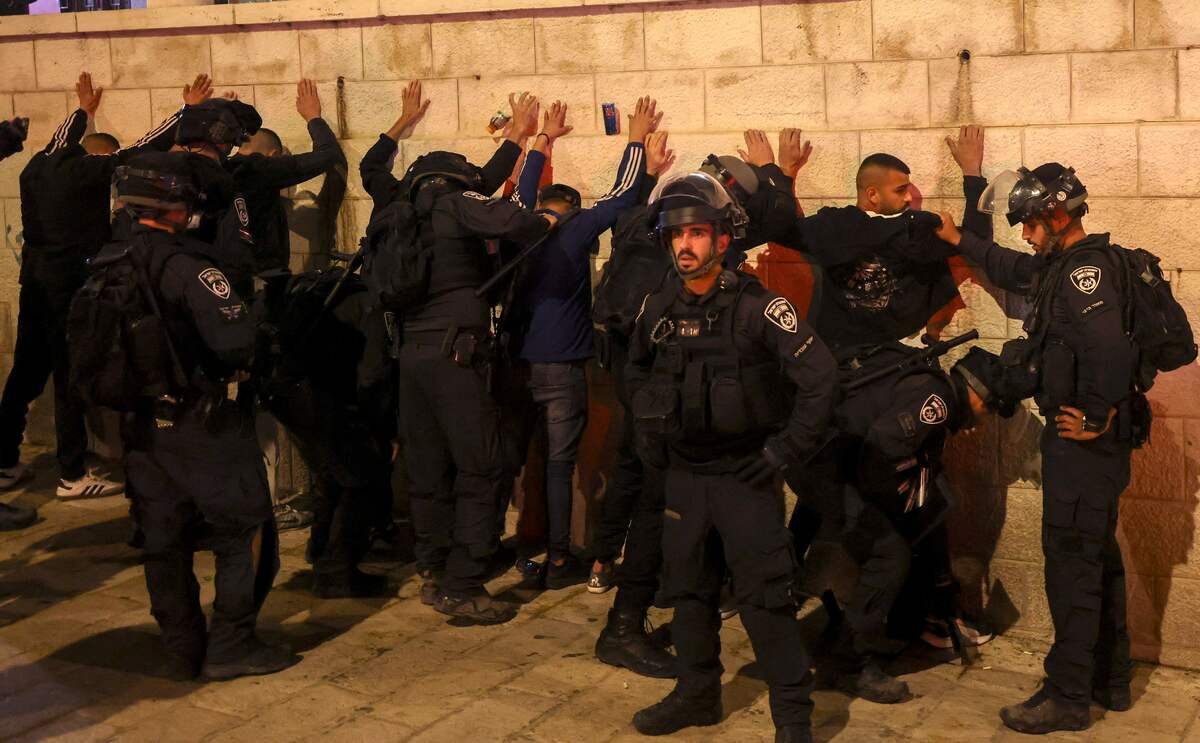 الاحتلال يعتقل 8 مواطنين في القدس والضفة