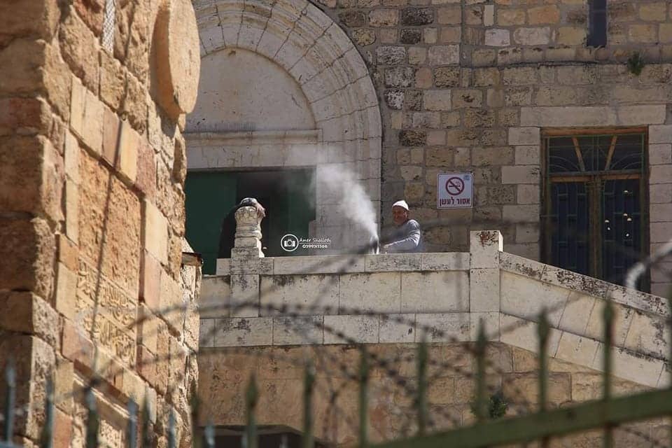 15 مسجدًا بالضفة والقدس تعرّضوا لاعتداءات إسرائيلية منذ بداية العام