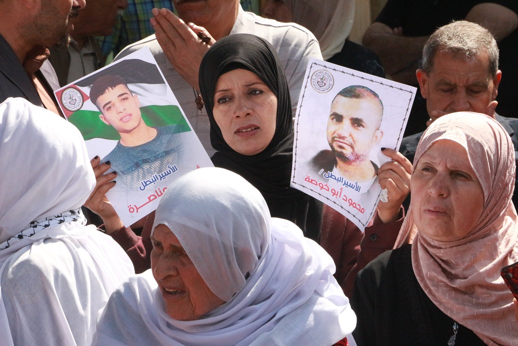 وقفة بغزة للمطالبة بالإفراج عن جثامين شهداء الحركة الأسيرة