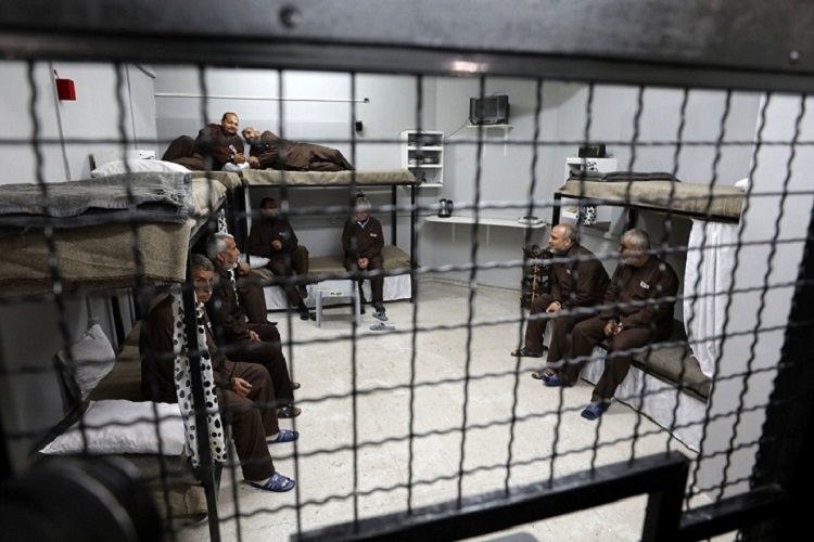 الاحتلال يحكم بالسجن 7 و8 سنوات على أسيرين من حيفا
