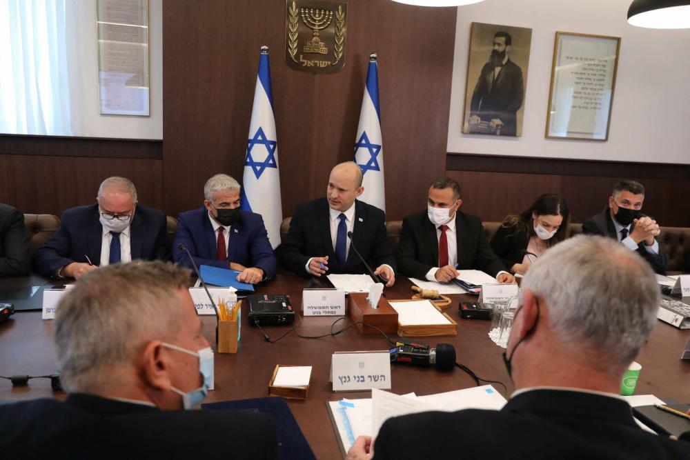 سطوة اليمين تهدد حكومة بينيت وتسحب إسرائيل للهاوية
