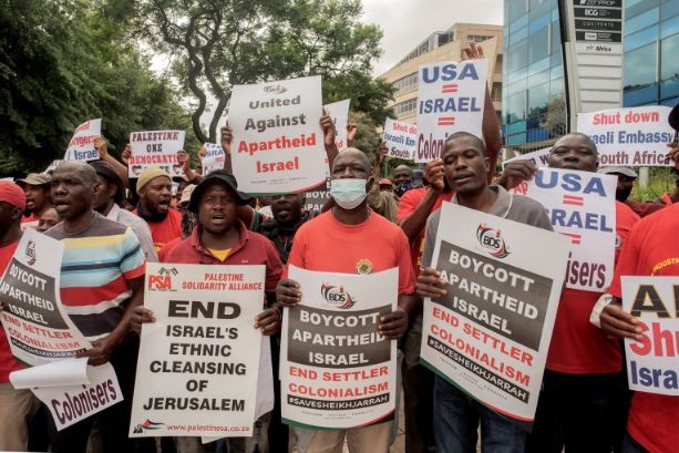 حفيد مانديلا: إسرائيل غرست مخالبها في أفريقيا بالأسلحة وبرامج التجسس