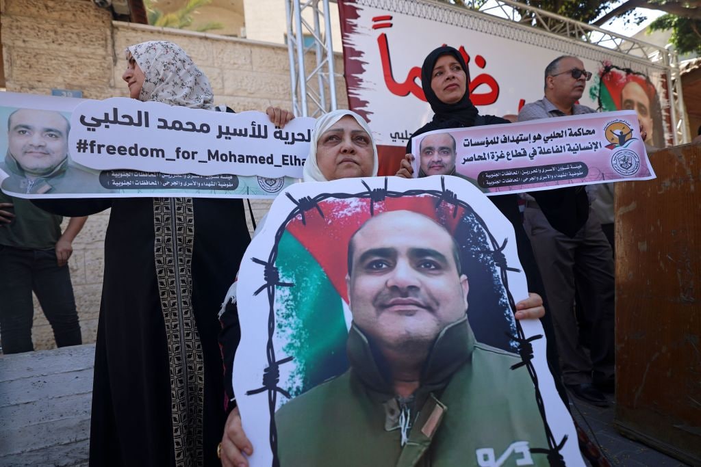 محكمة الاحتلال تدين الأسير محمد الحلبي