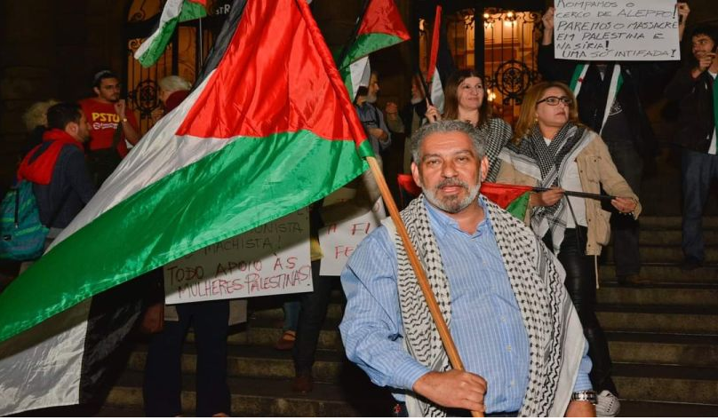 برازيلي لبناني لم تفارقه الكوفية الفلسطينية منذ 35 عامًا