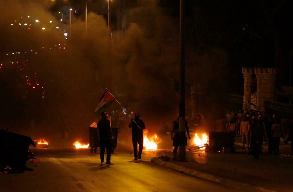 الاحتلال يشن حملة اعتقالات واندلاع مواجهات في الضفة والقدس