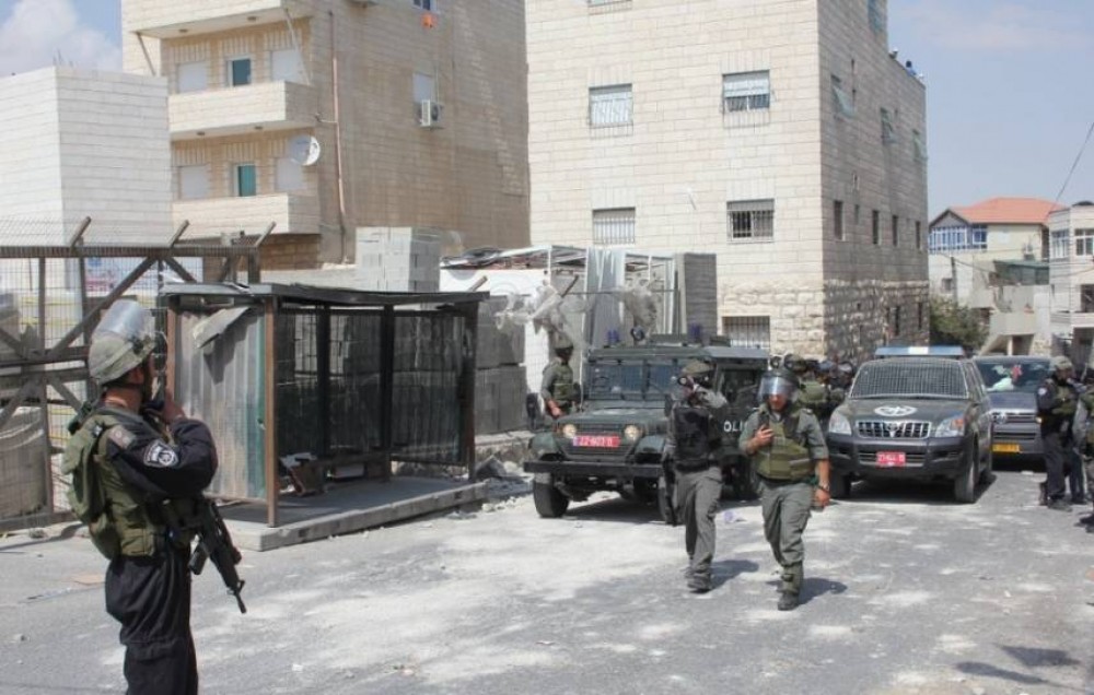 حملة مداهمات واعتقالات إسرائيلية في مخيم شعفاط بالقدس