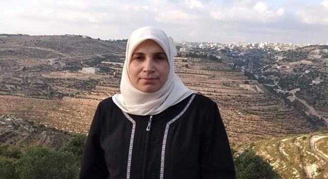 حماس: اعتداء السلطة على منزل الصحفية خاطر انتهاك فاضح