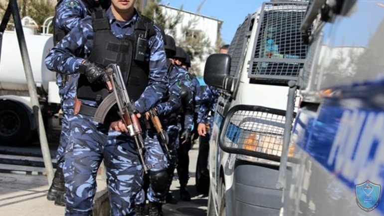 محتجون في طوباس يطلقون النار على مقر للشرطة الفلسطينية