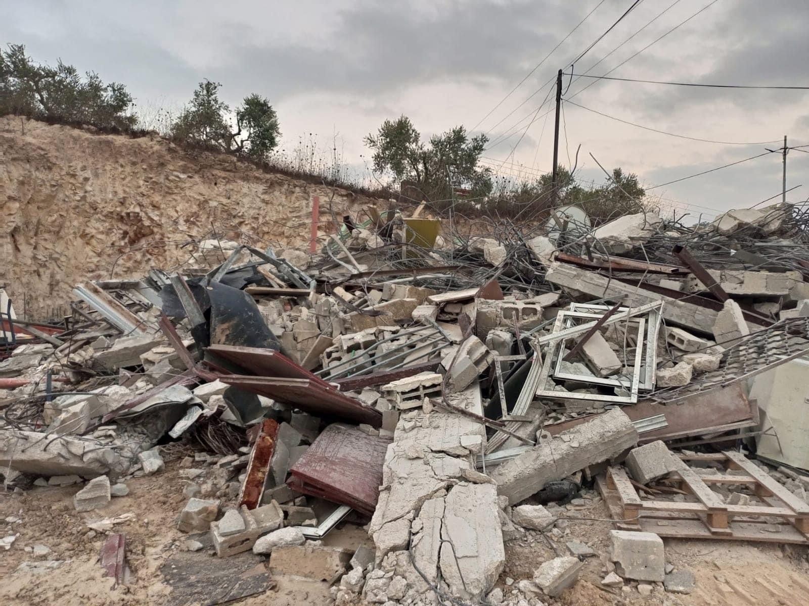 أعمال هدم إسرائيلية بالقدس وإخطارات في بيت لحم