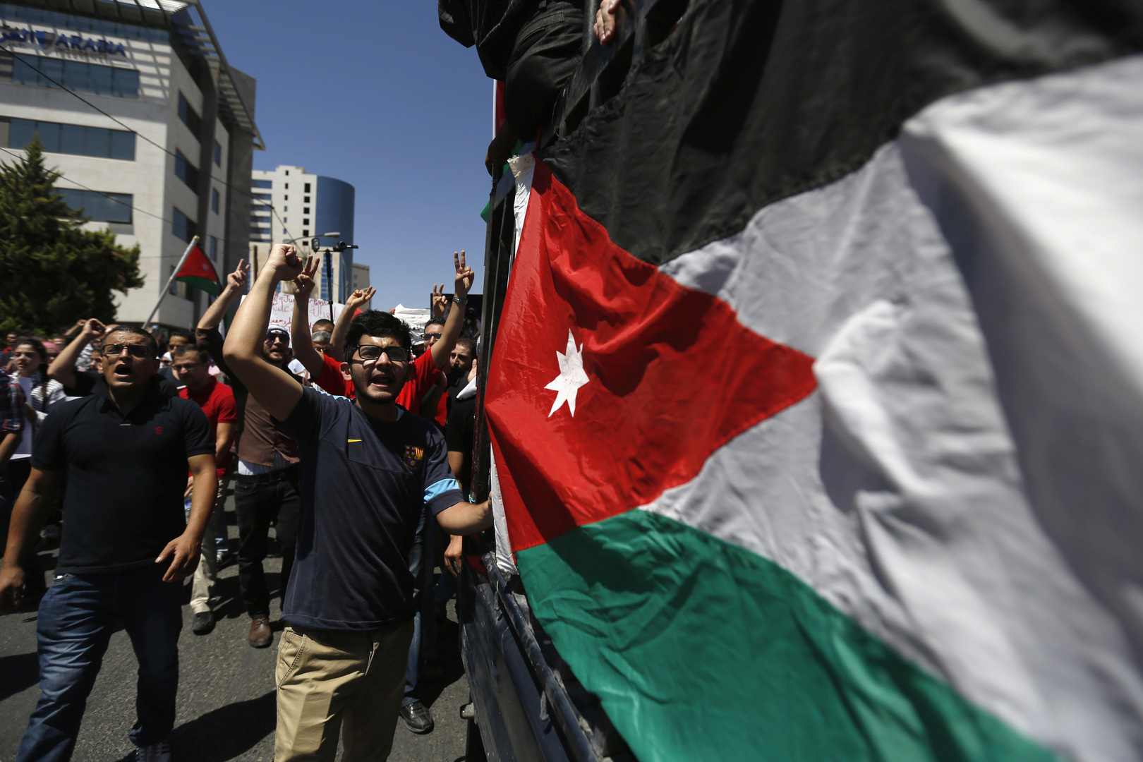 دعوات للتظاهر أمام سفارة الاحتلال بالأردن تنديدًا بالعدوان على غزة