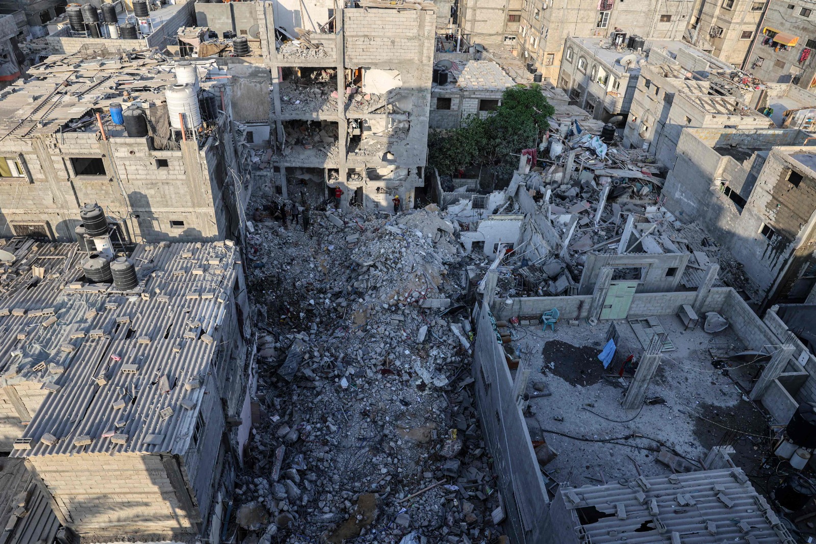 قطر تبلغ هنية موافقتها على إعمار المنازل المدمرة بعدوان غزة