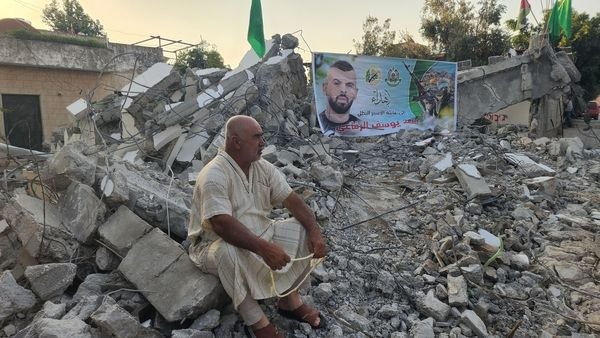 عائلتا الرفاعي وصبيحات: منازلنا فداء للوطن وعزائمنا لن تُكسر