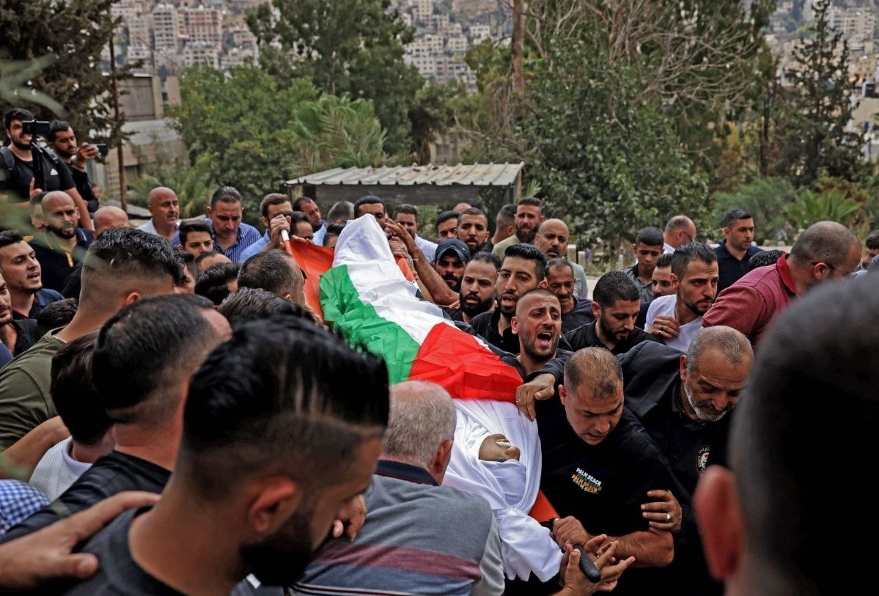 حماس: دماء الشهداء وقود انتفاضة متجدّدة ضدّ إرهاب الاحتلال
